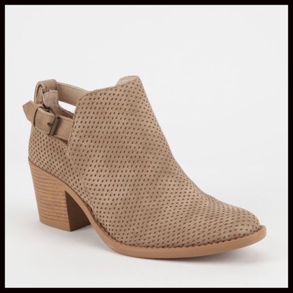 Booties!!! - Picture 5 of 8